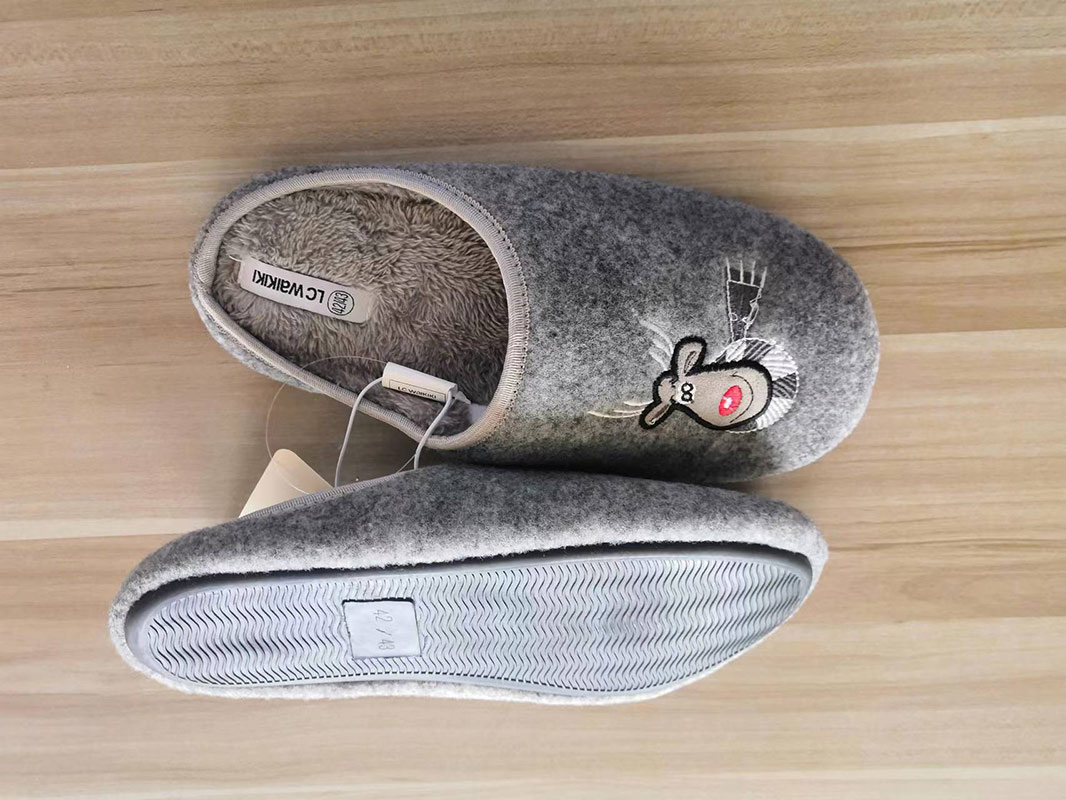 ホーム 快適な室内用スリッパ