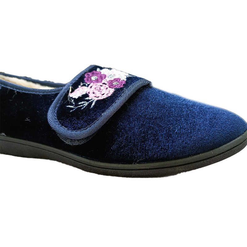 Dép nữ mùa đông ở nhà