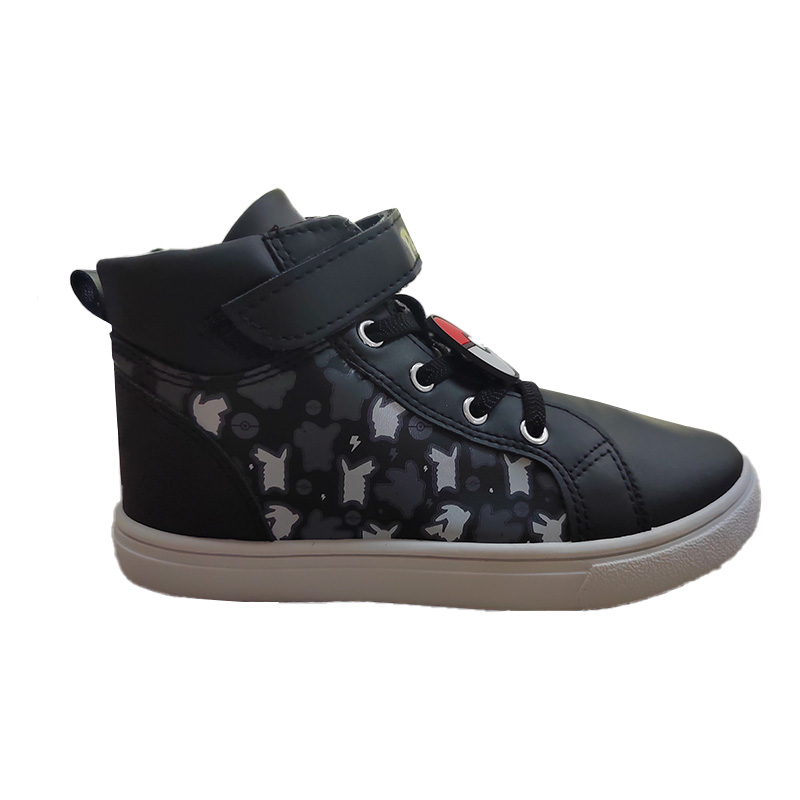 子供用黒ハイトップシューズ