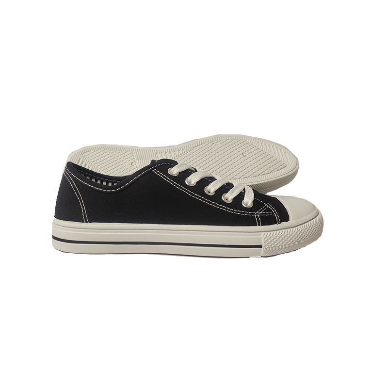 フラットキャンバスシューズ