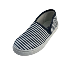 Смугасті парусинові туфлі