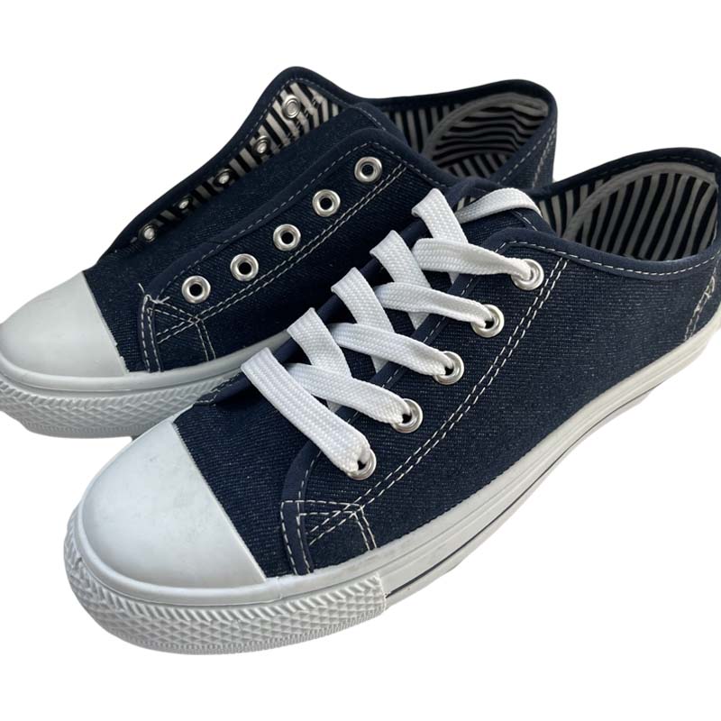 フラットキャンバスシューズ