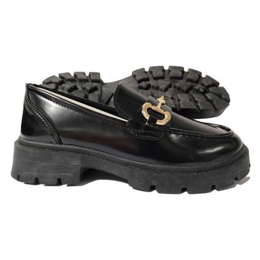 女性のカジュアルなローファー靴 women's casual loafer shoes