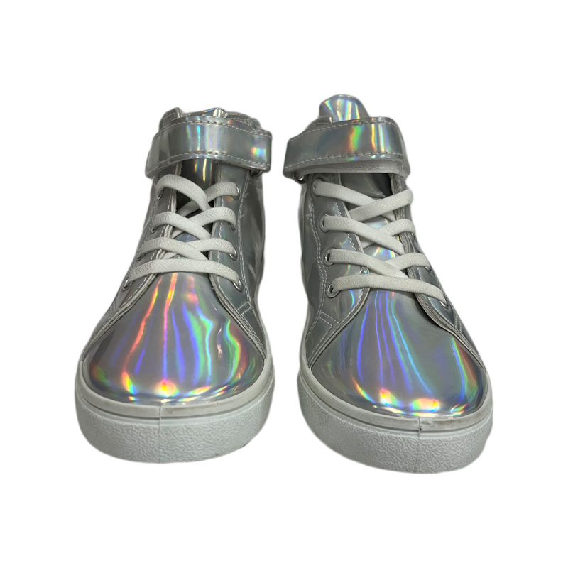 Giày cao cổ có dây buộc có thể điều chỉnh