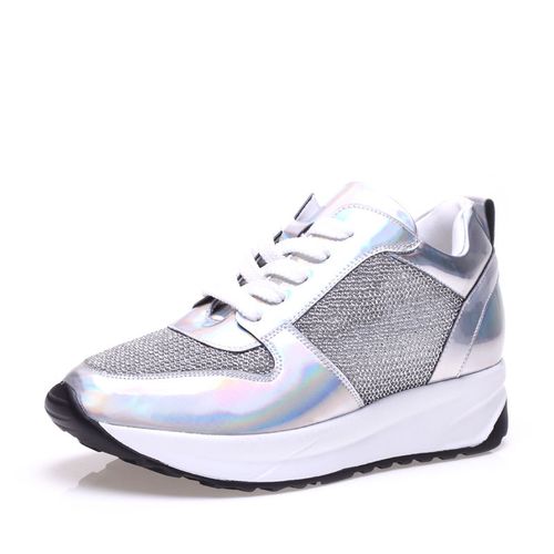 女性用ブースタースニーカー