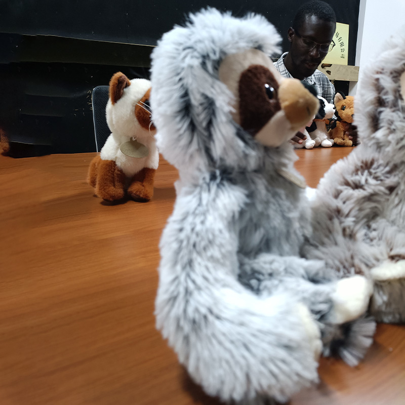 ナマケモノのぬいぐるみ.jpg ナマケモノのぬいぐるみ.jpg