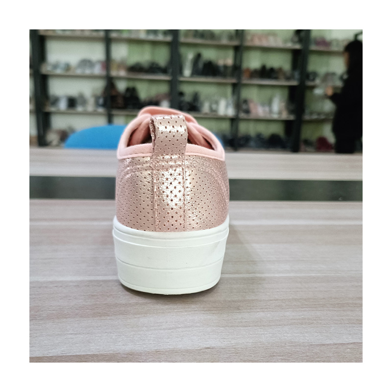 ゴールド PU レザー プラットフォームのレディース シューズ