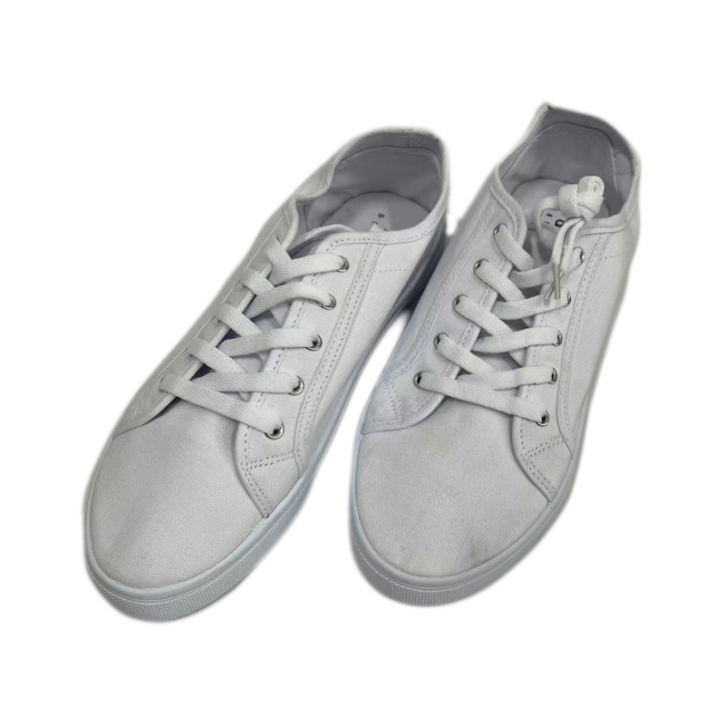 白いキャンバスシューズ.jpg