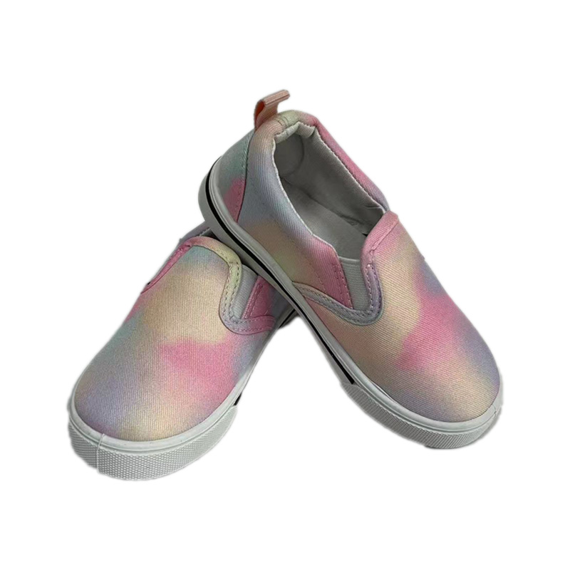 色付きの子供用靴