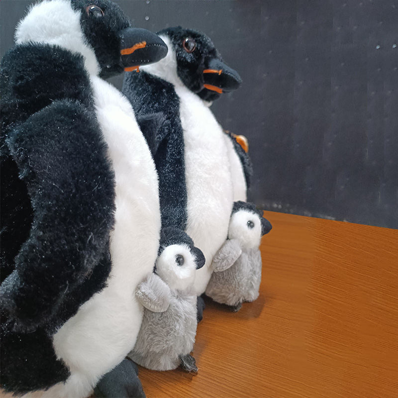ペンギンのぬいぐるみ.jpg Penguin Plush Toy.jpg
