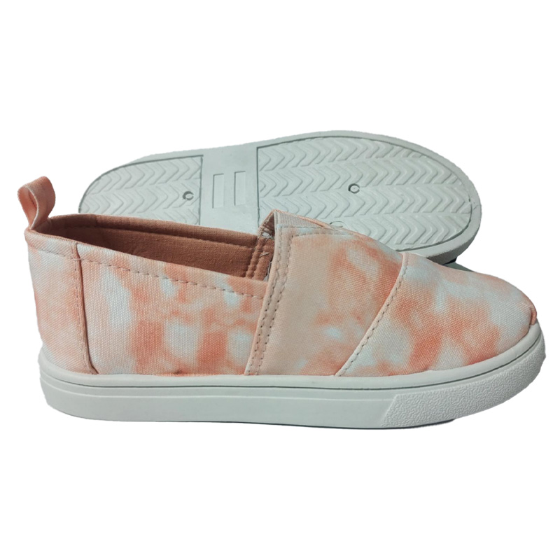 Giày vải đế bằng thông thường