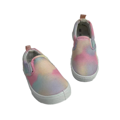 色付きの子供用靴