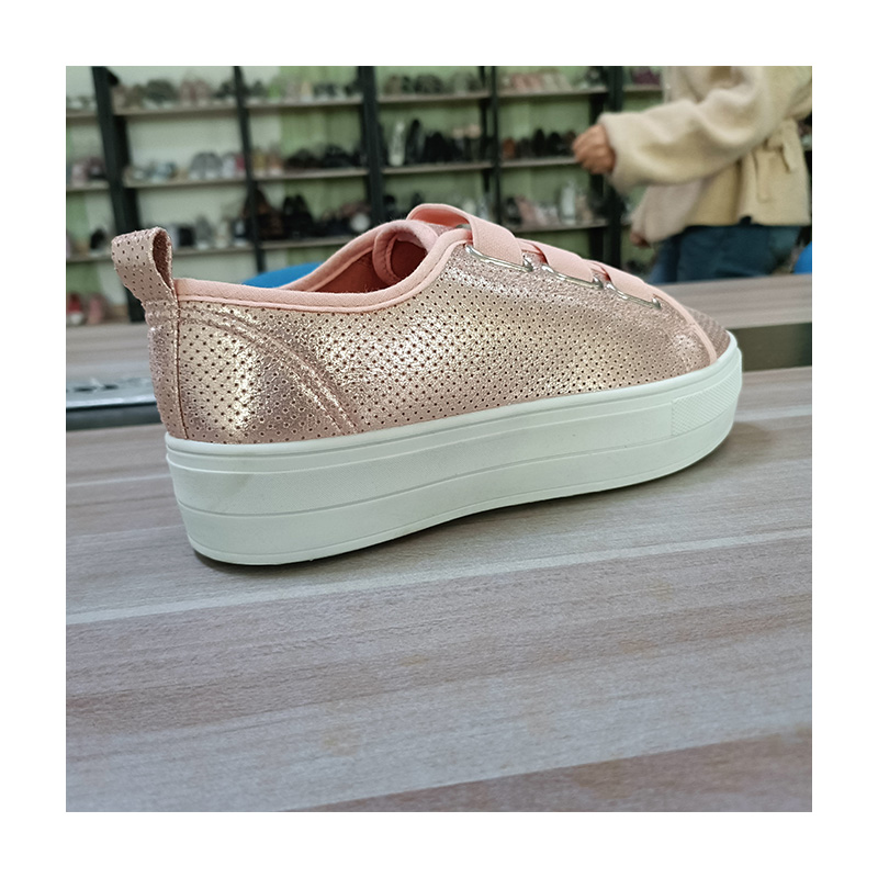 ゴールド PU レザー プラットフォームのレディース シューズ