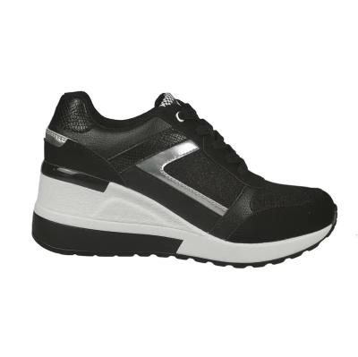 女性用ブースタースニーカー