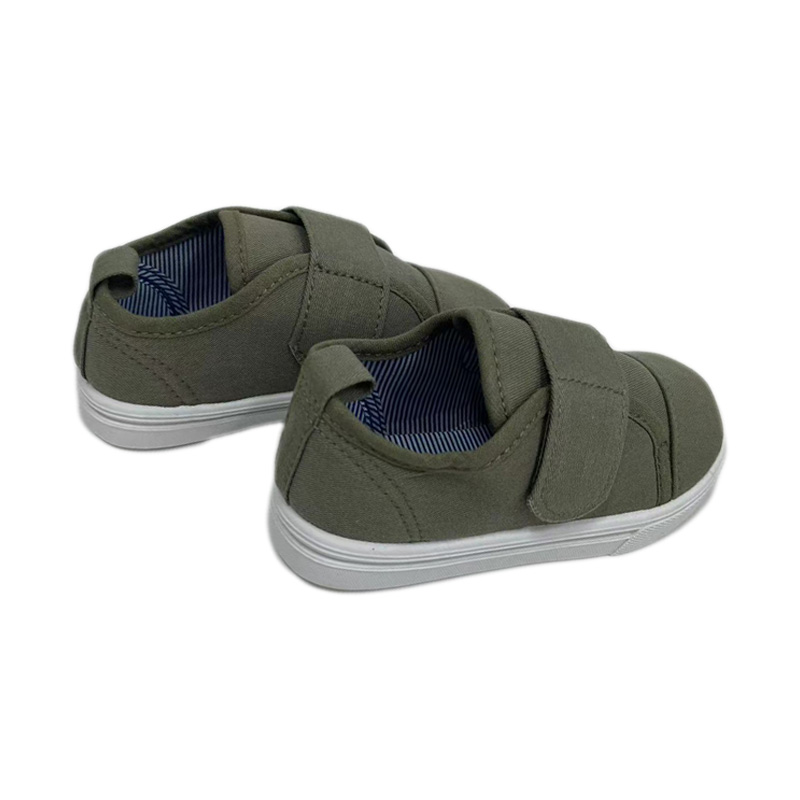 캔버스 신발에 유아 슬립