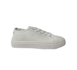 Біле парусинове взуття