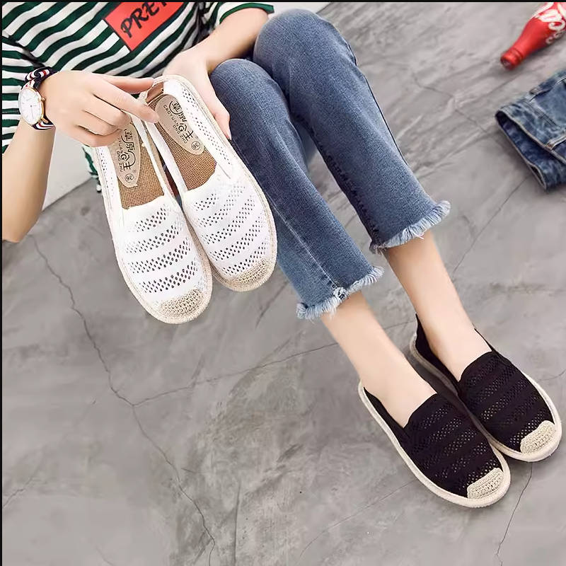 メッシュ通気性の女性の靴快適なフラットの女性の靴