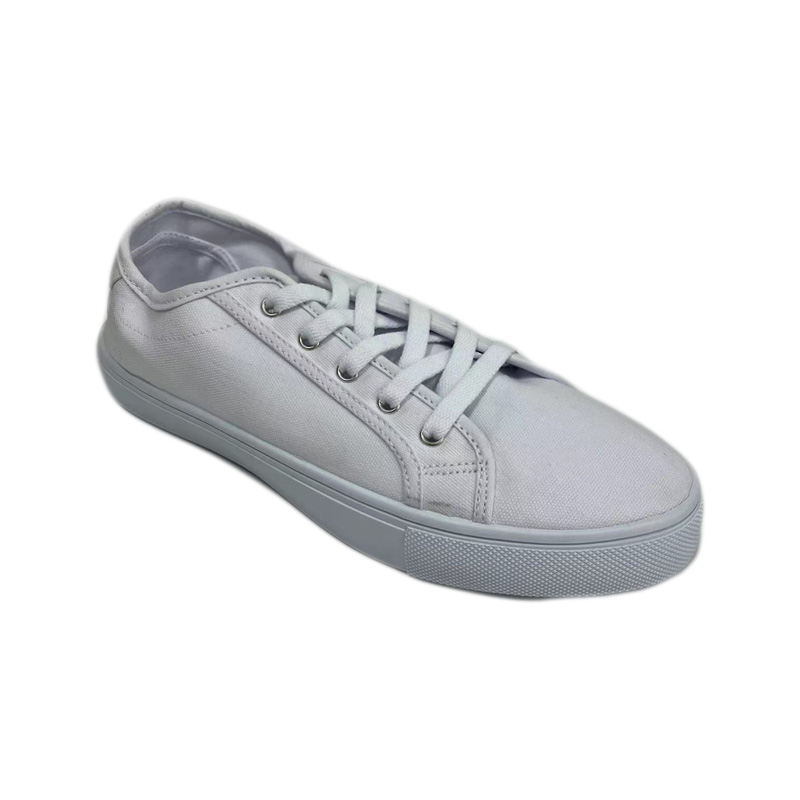 白いキャンバスシューズ